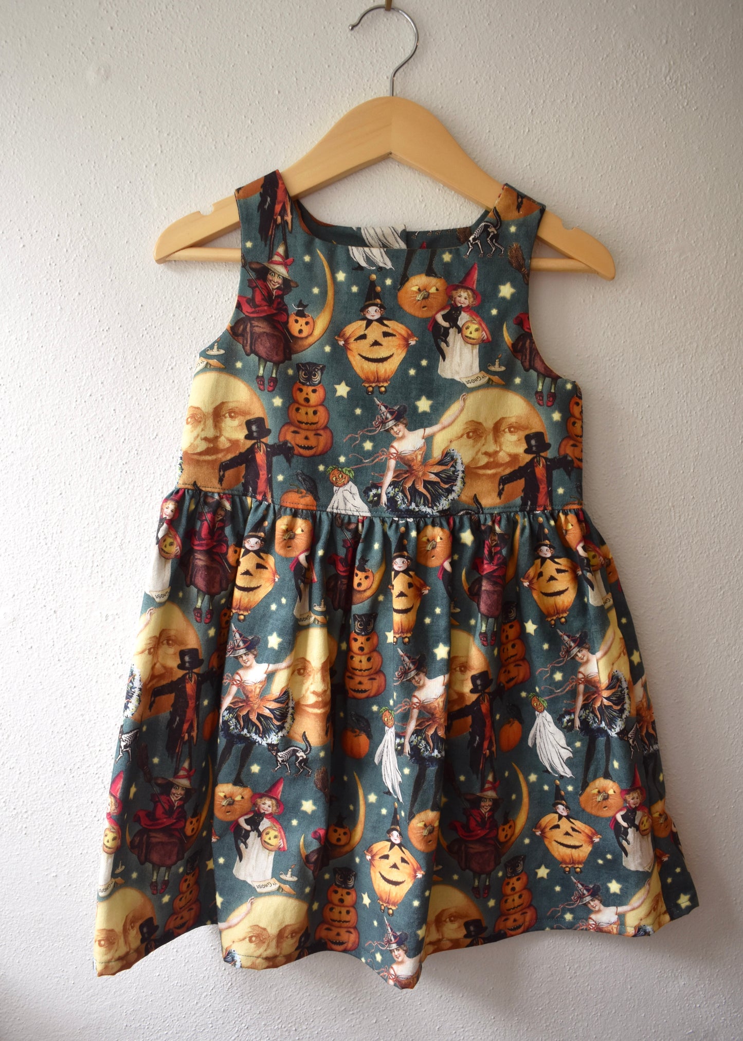 Juniper Jumper, Treat or Treat